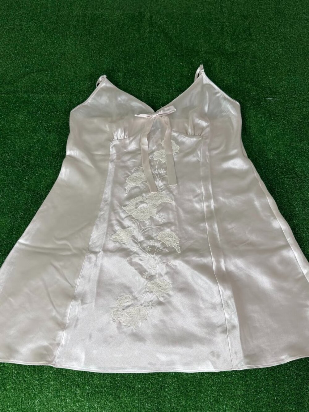 VTG Jones New York Beige Liquid Satin Nightgown Bridal Embroidered Slip Dress L